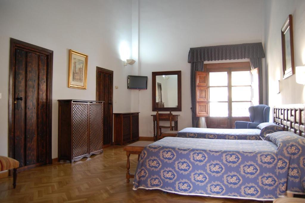 Hospederia Del Real Monasterio Hotel Guadalupe  Kamer foto