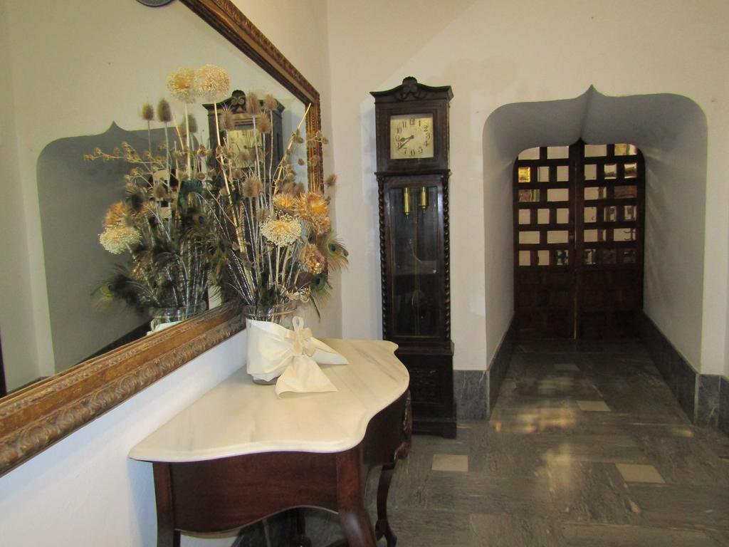 Hospederia Del Real Monasterio Hotel Guadalupe  Buitenkant foto