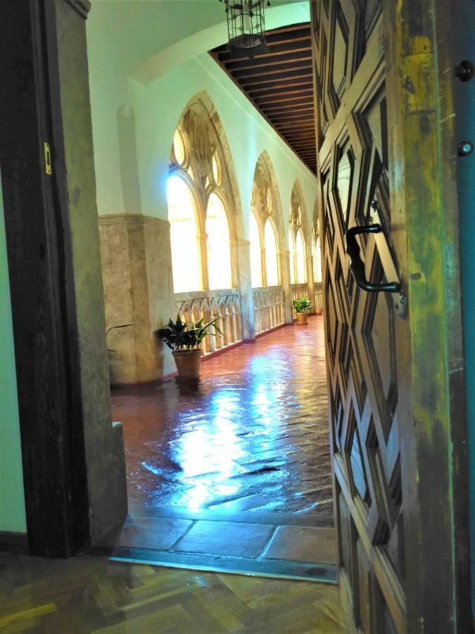 Hospederia Del Real Monasterio Hotel Guadalupe  Buitenkant foto