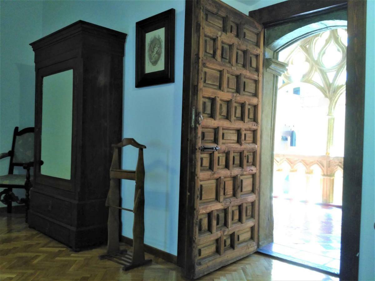 Hospederia Del Real Monasterio Hotel Guadalupe  Buitenkant foto